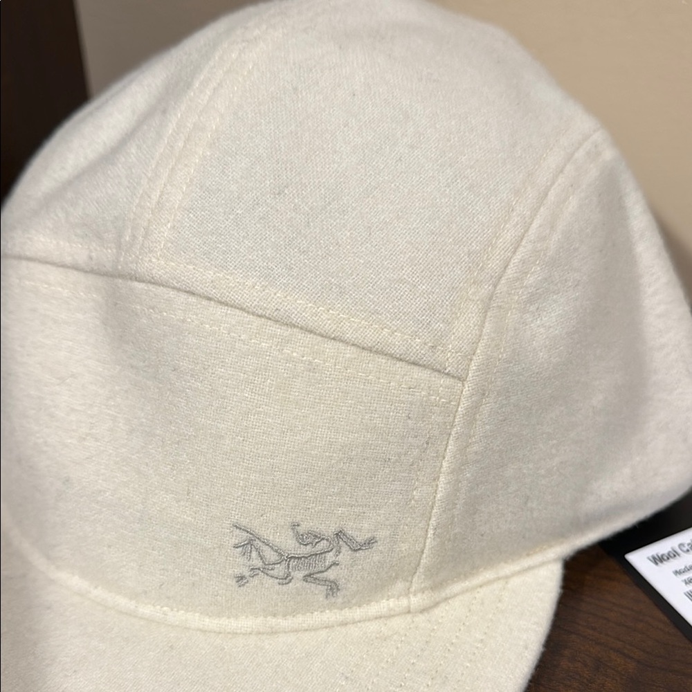 Arc’teryx Wool Calidum 5 Panel Hat - Picture 3 of 5